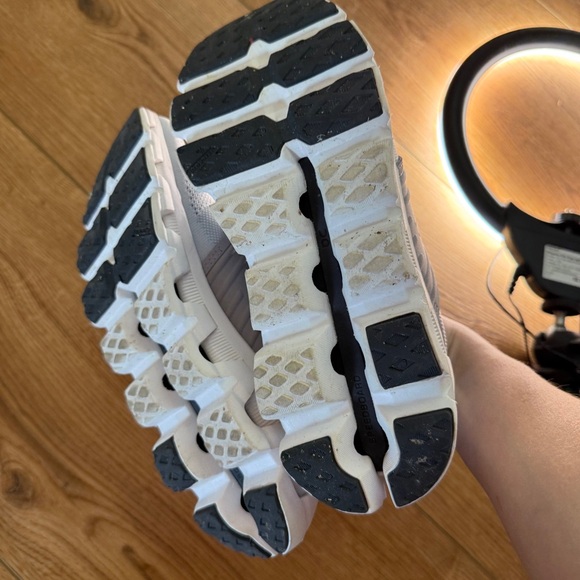 ON Cloud Running Women’s Light Blue Tennis Shoes - Picture 6 of 7